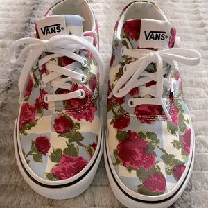 Women’s Size 7 Vans Sneakers
